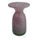 Vase en verre rose