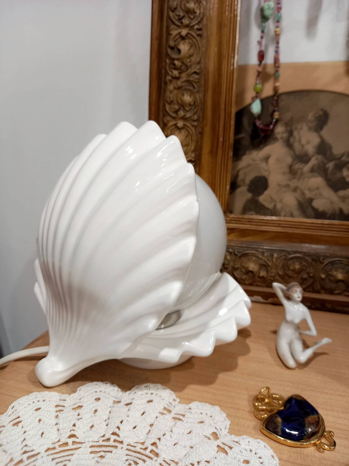 Vintage shell lamp