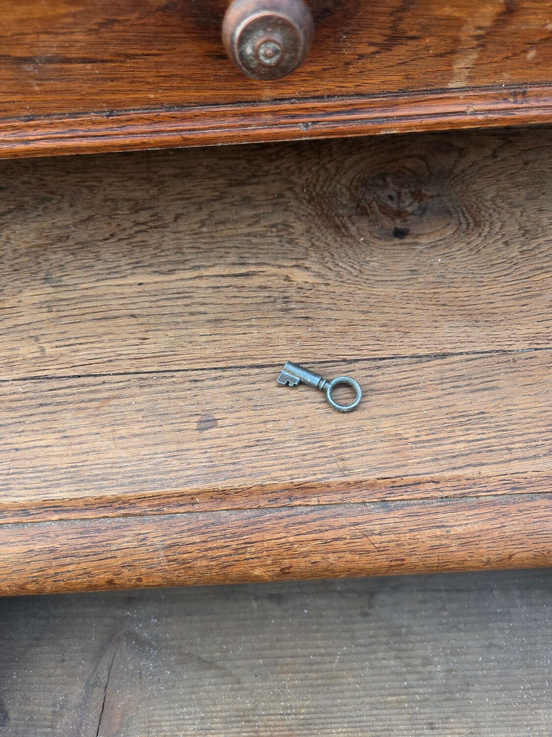 Solid oak desk with drawers