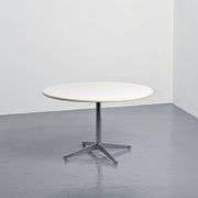 Table ronde par Charles et Ray Eames pour Herman Miller, circa 1970