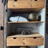 Rustic bonnet maker