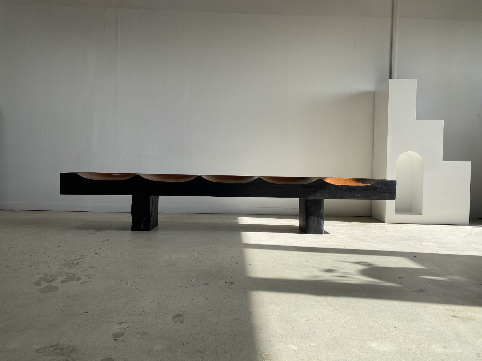 Huge 5-seater bench in two-tone solid wood