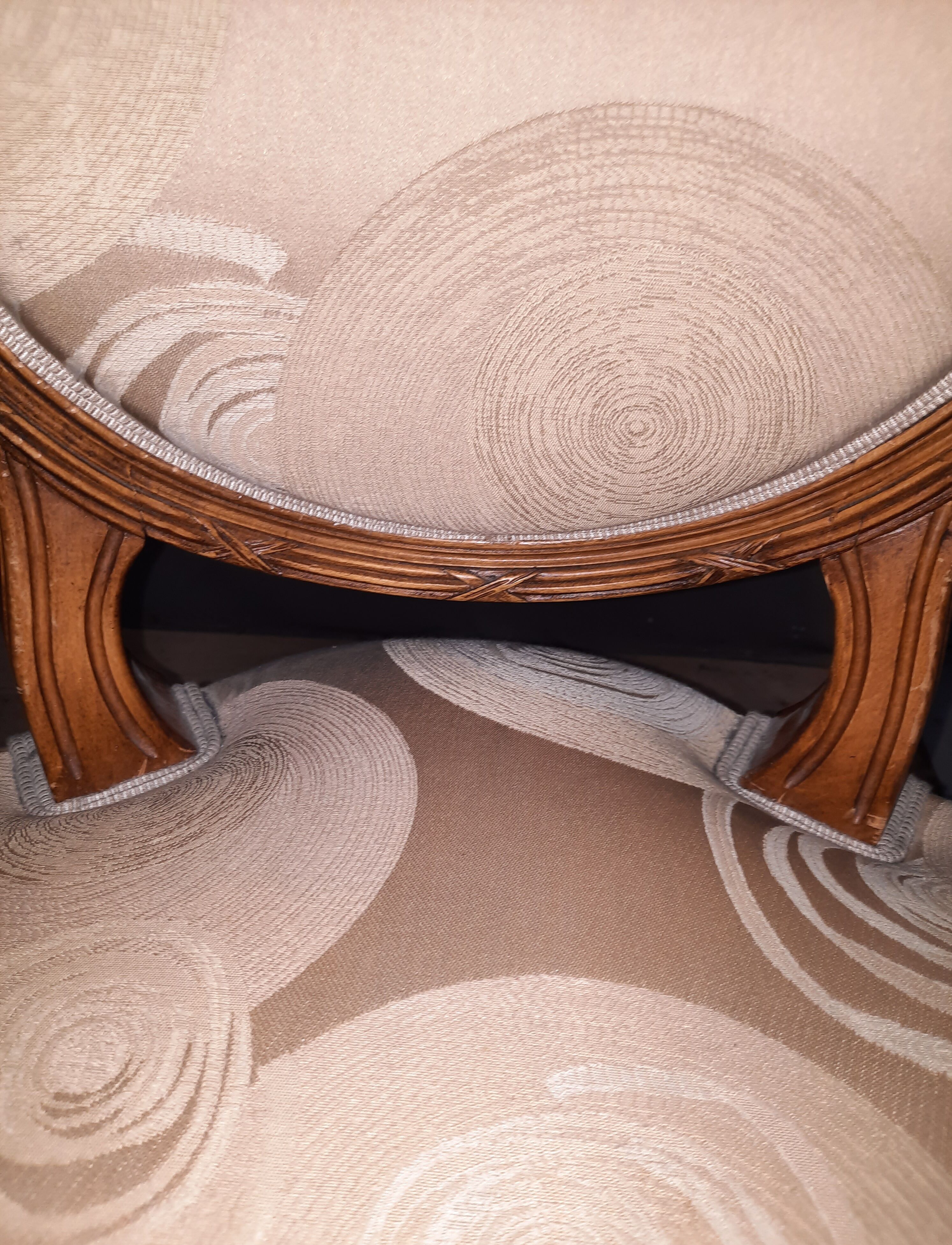 Chaise de style Louis XVI