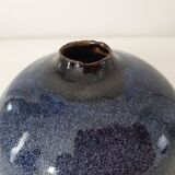 Vase Boule bleu en céramique émaillée signé pictogramme (Signature à identifier)