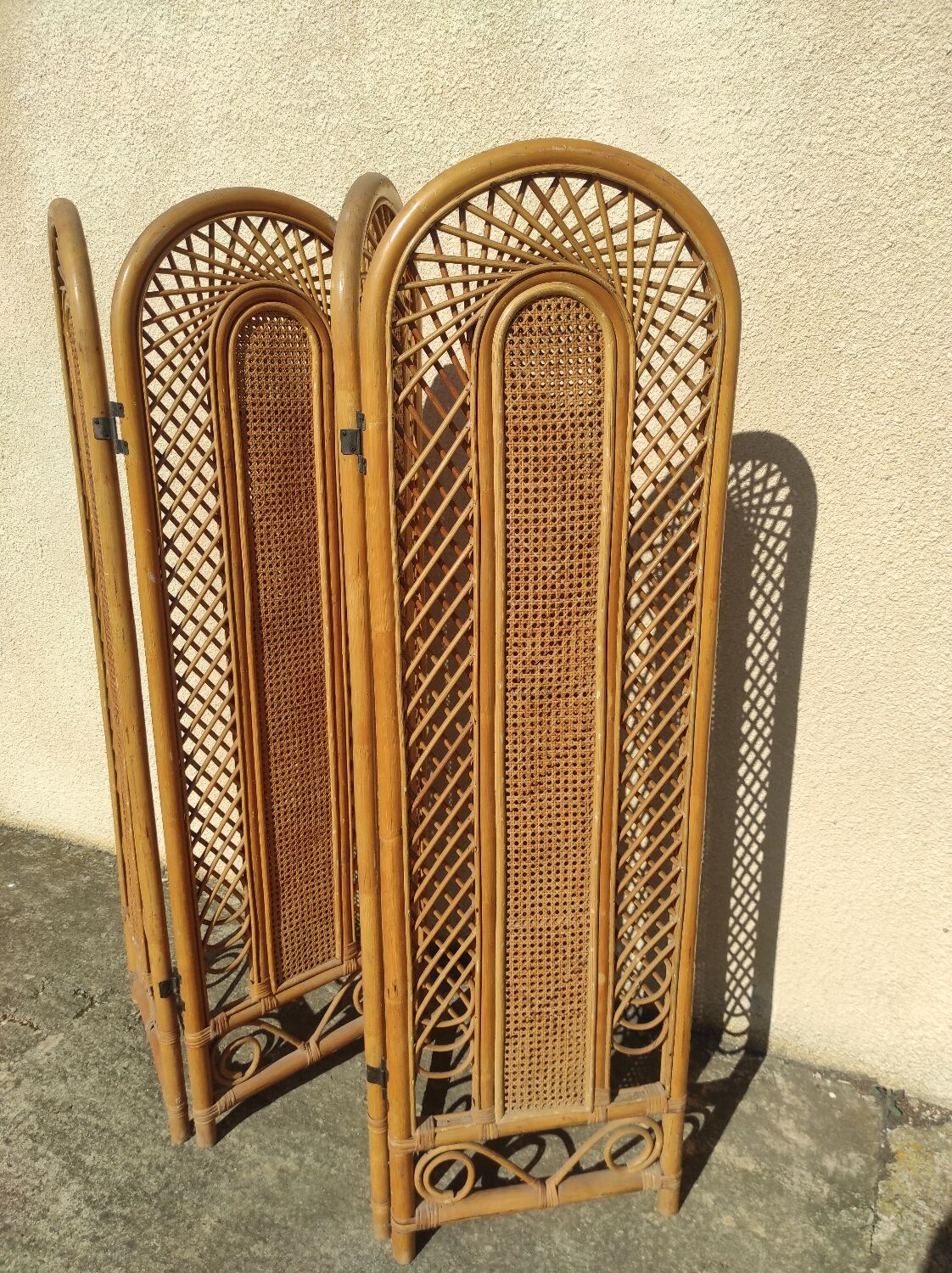 Salon rotin vintage et paravent