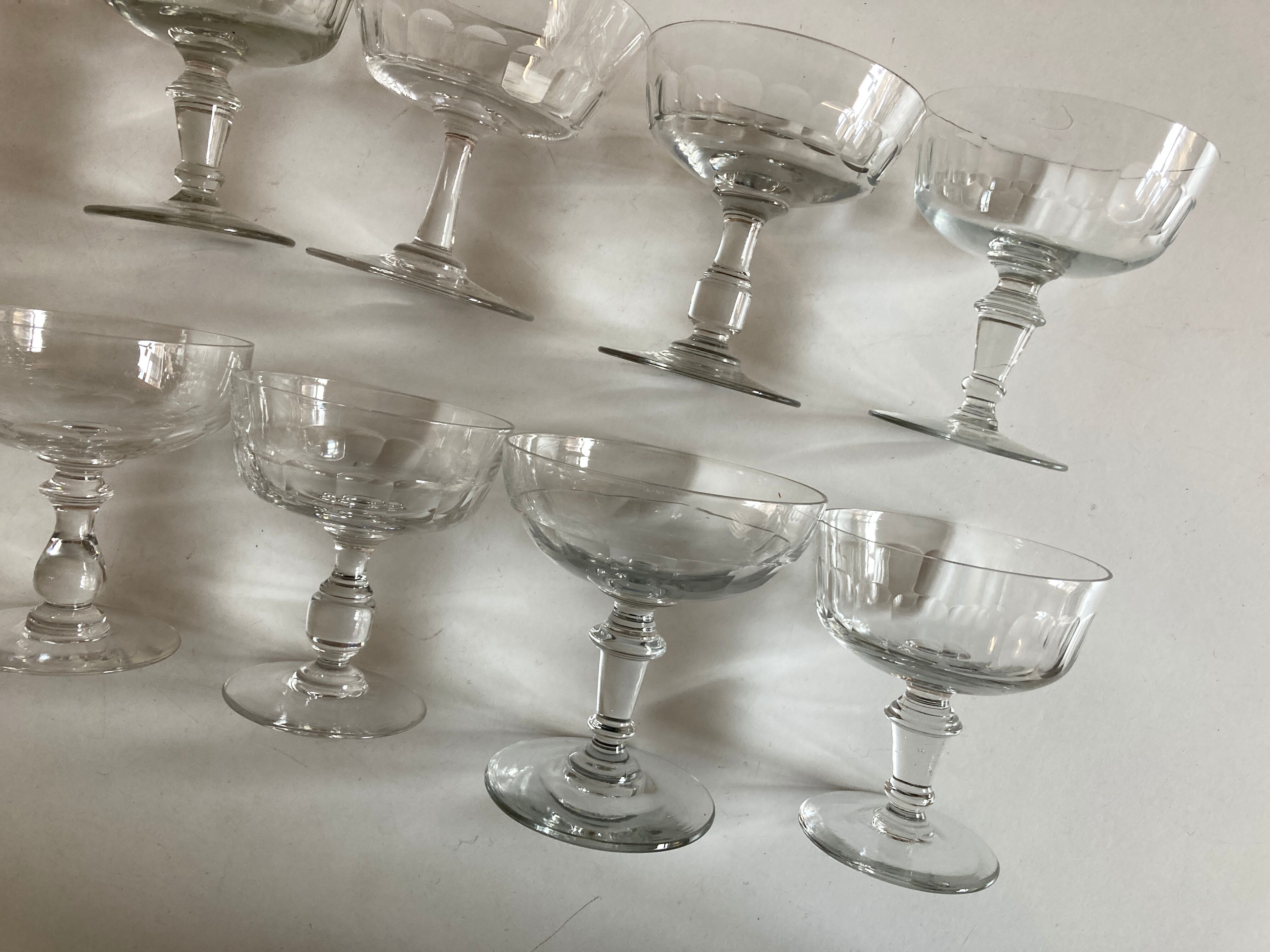 Set of 8 19th crystal crystal glasses with matching flat ribs