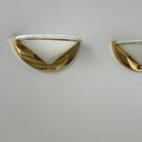Paire d’appliques vintage, laiton et verre opalin, Italie 1970