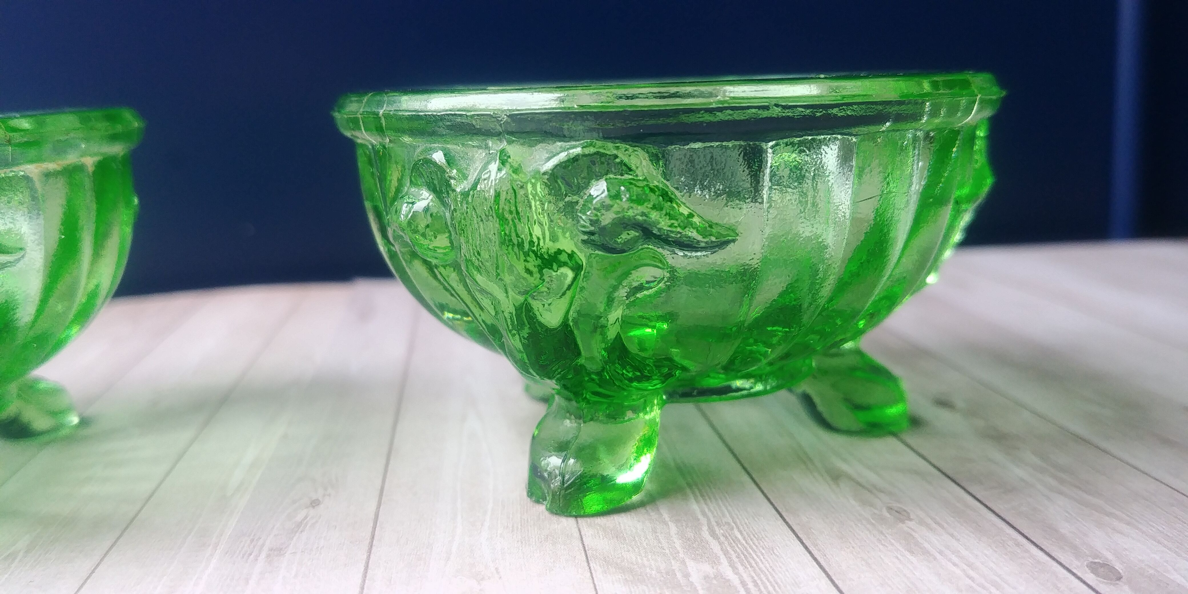 Salière/poivrière de la cristallerie Vallerysthal /Portieux en oualine décor tete de bouc XIX/XXème