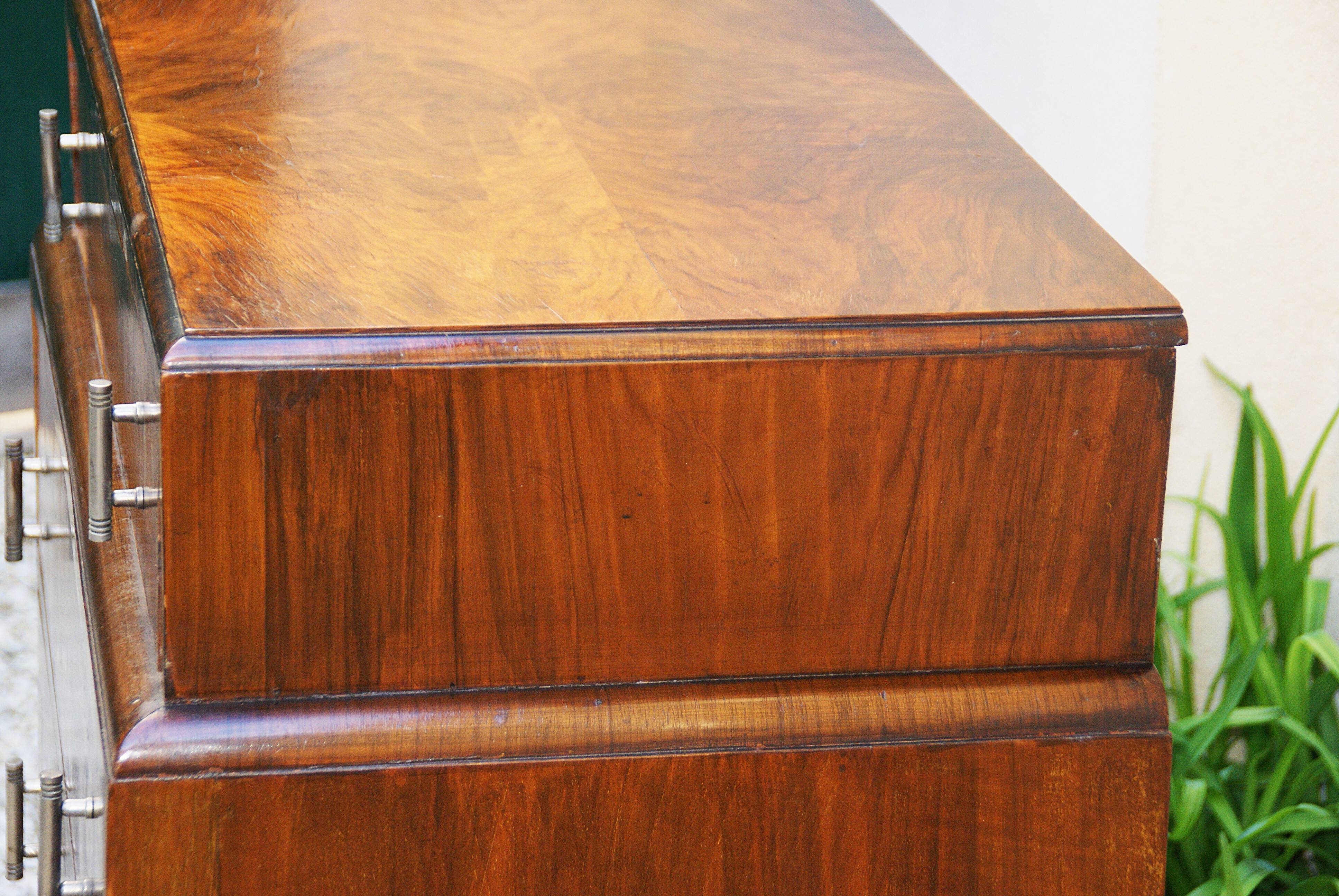 Pretty little Art Deco chest of drawers from the 1930s in walnut.