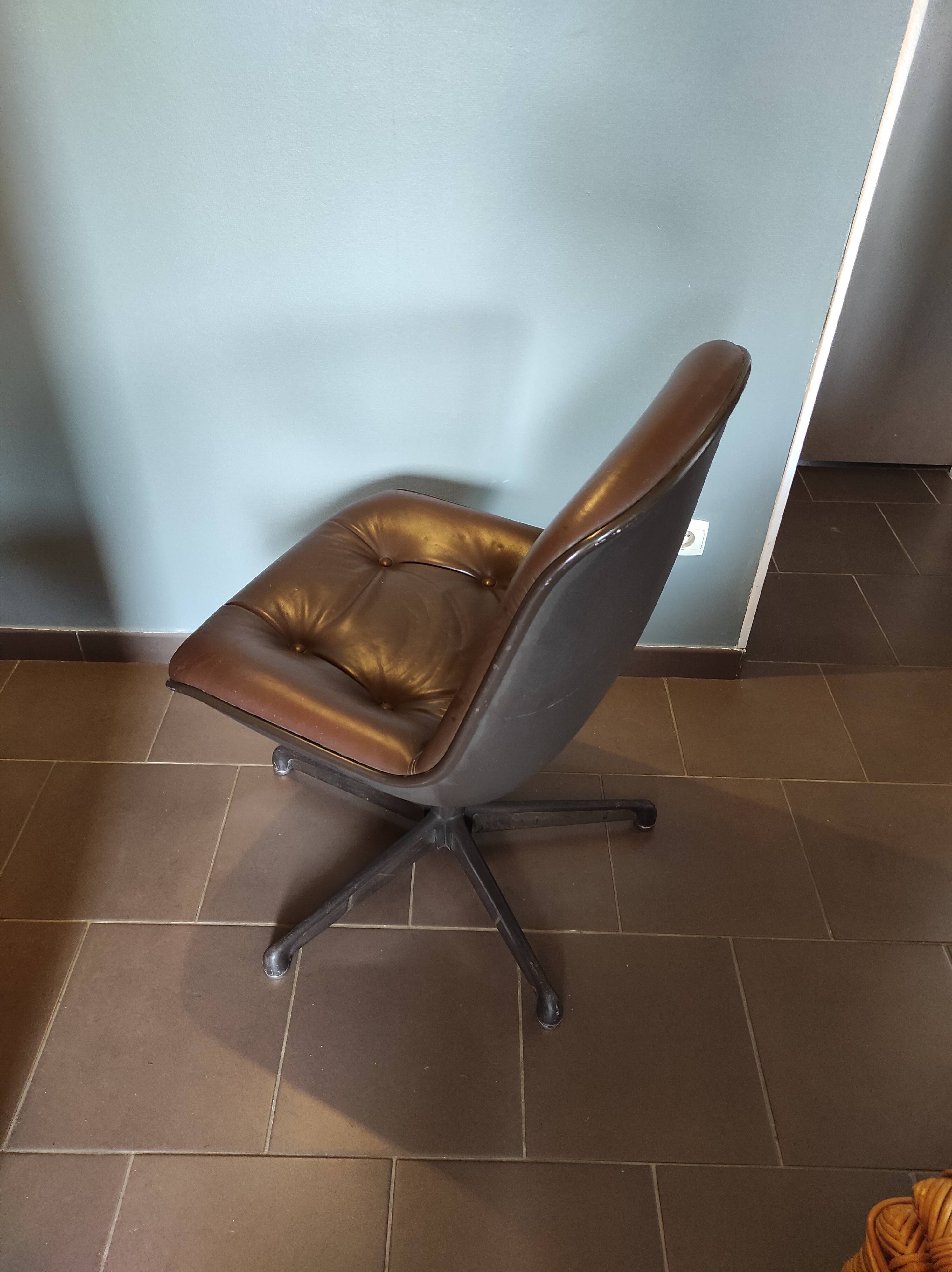 Leather armchair for Comforto