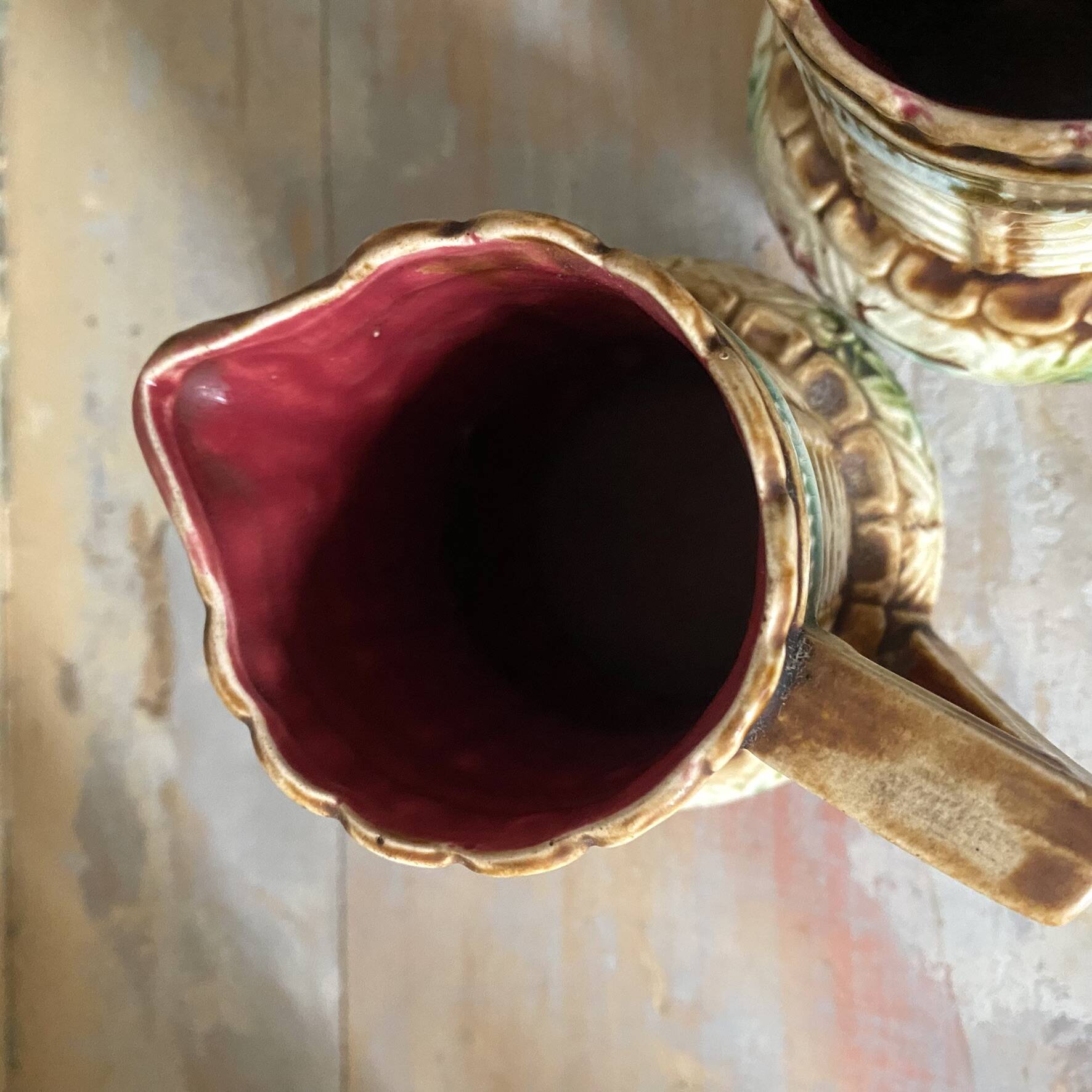 Set of milk jugs in slipware from the 19th century.