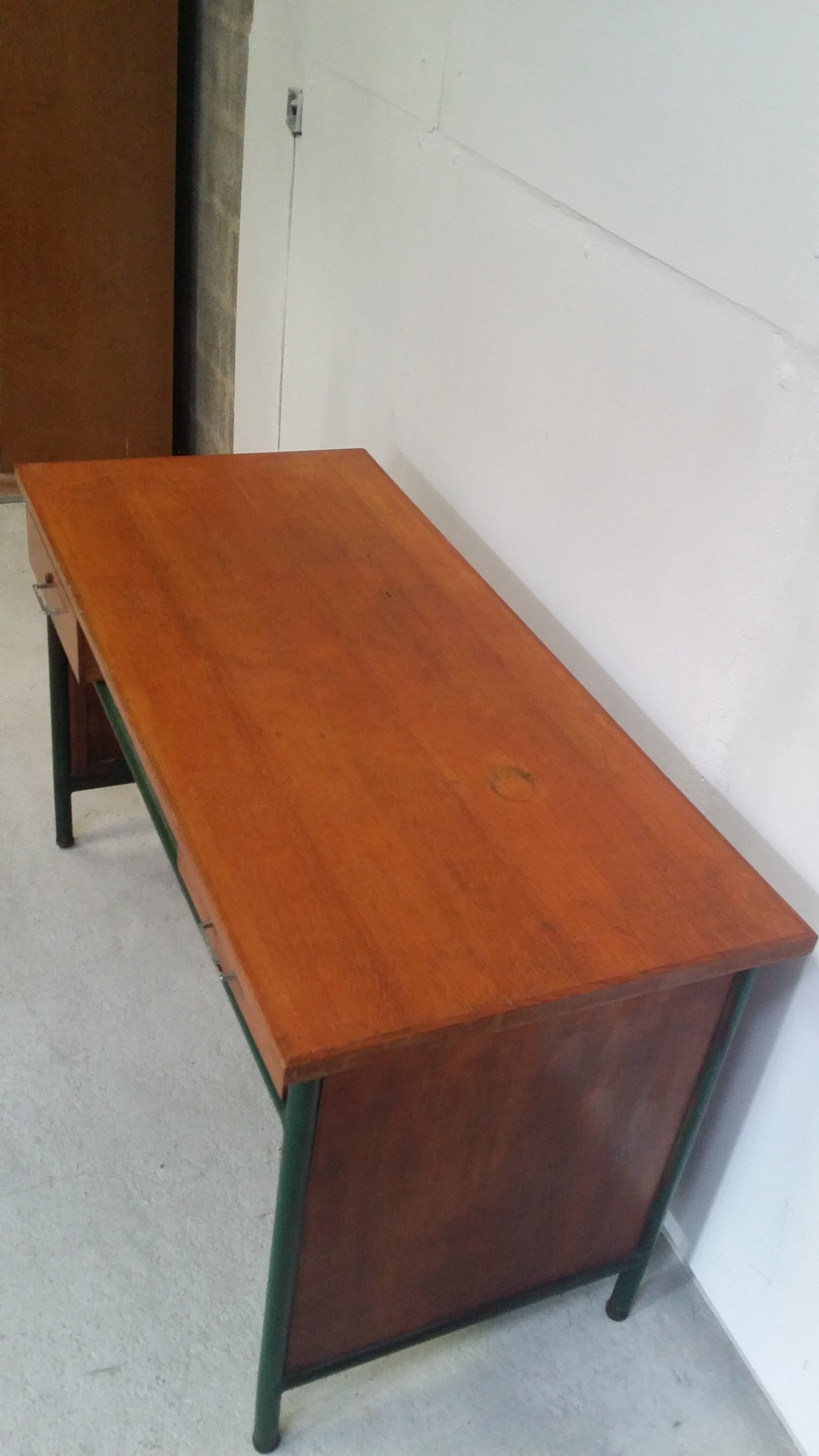 Teacher's desk