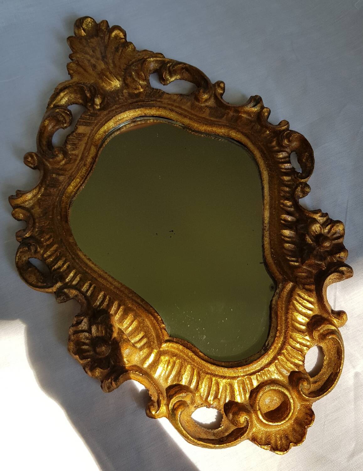 Miroir vintage doré en bois fabriqué en Italie