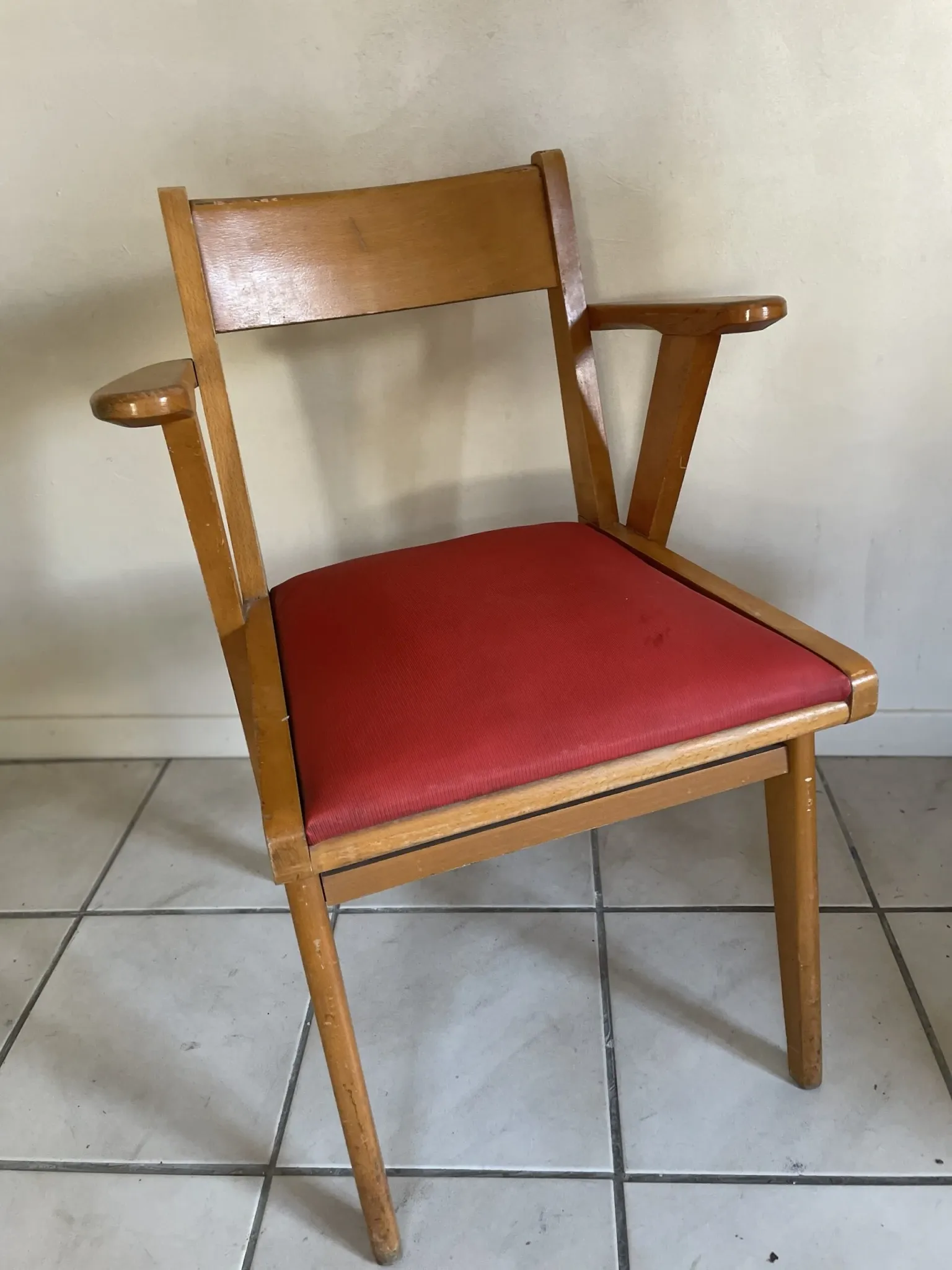 Rockabilly red armchair