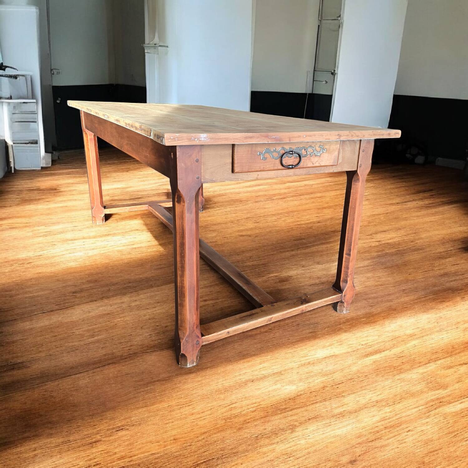 Farm table in solid pine with two drawers – 19th century