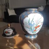 Japanese vase or urn