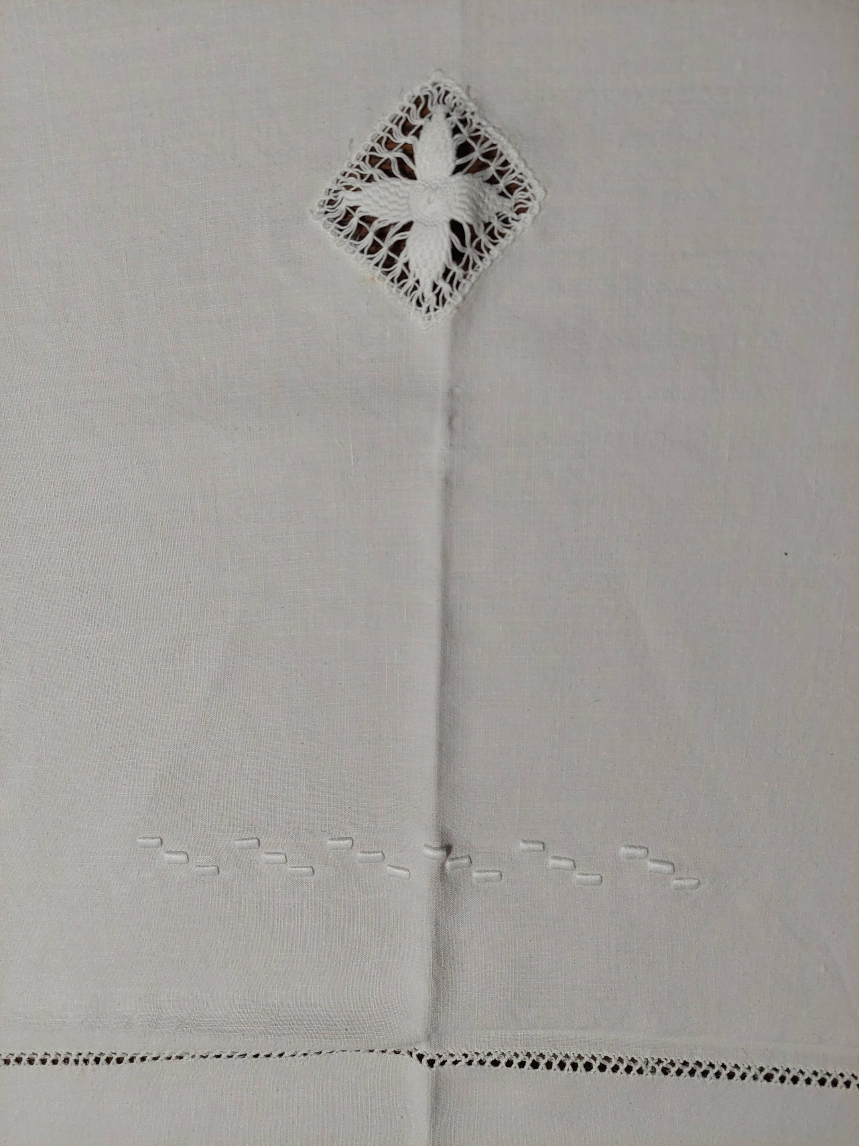 Old white linen tablecloth six day napkins and embroidery 140 X 180 cm
