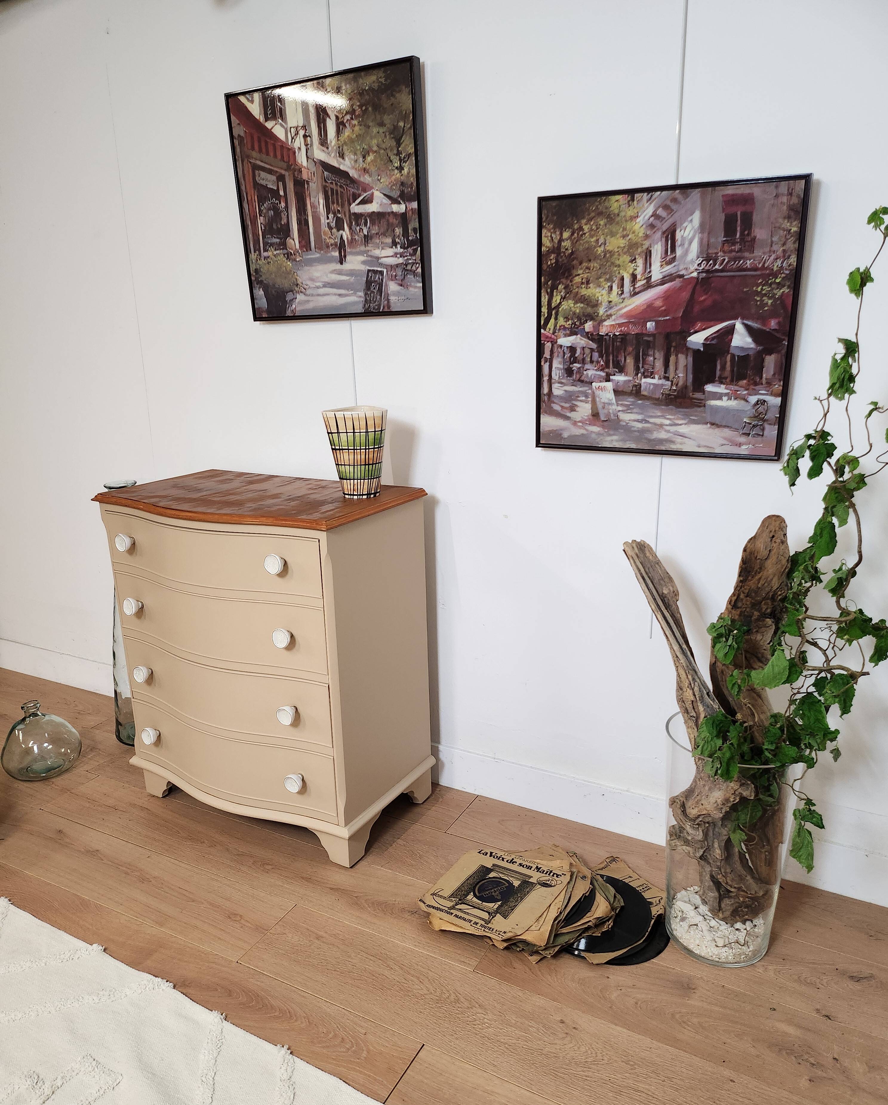 Chest of drawers with rounded front