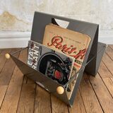 Memphis style magazine rack