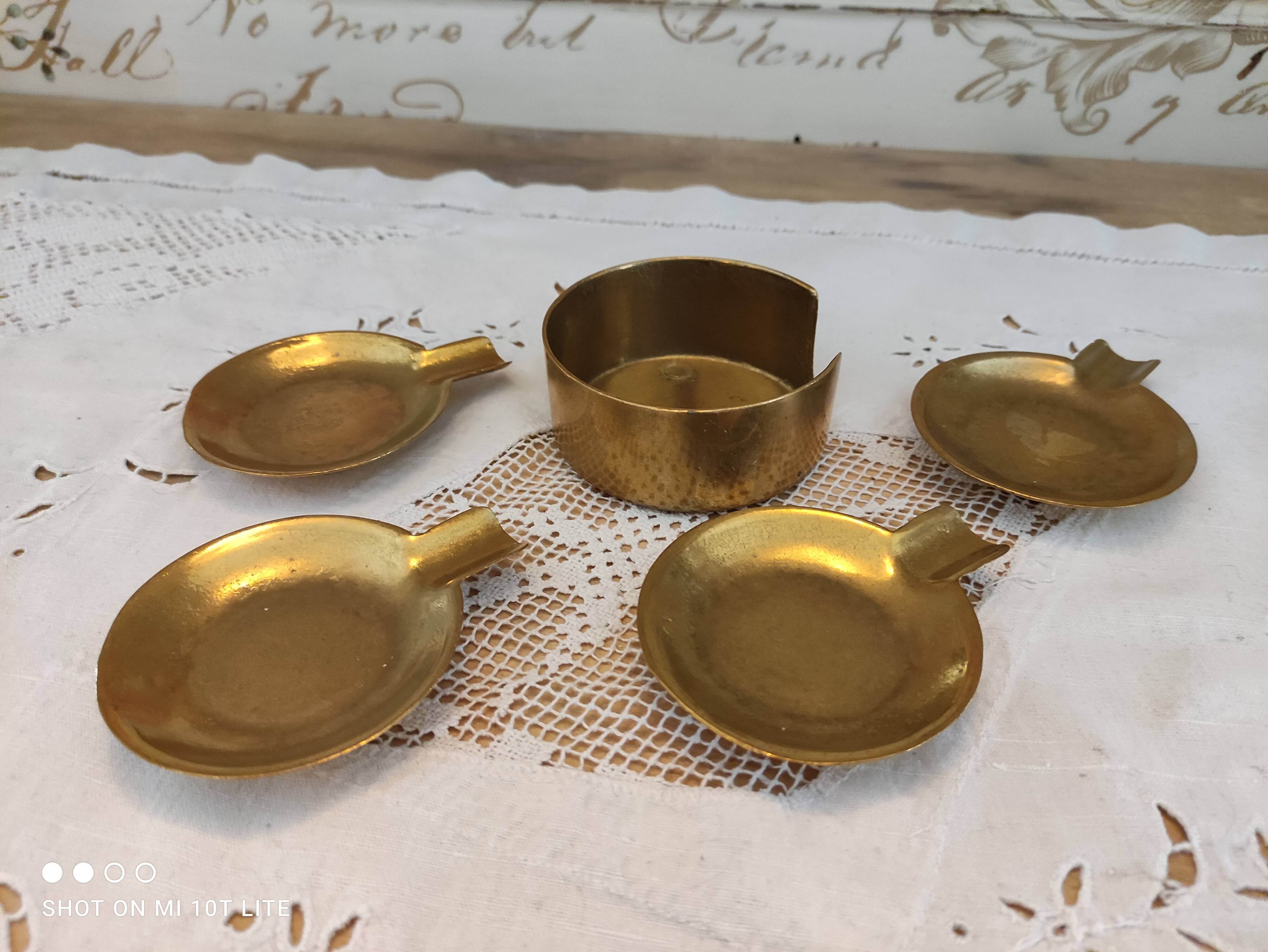 Set 5 pieces of 4 individual ashtrays in old brass