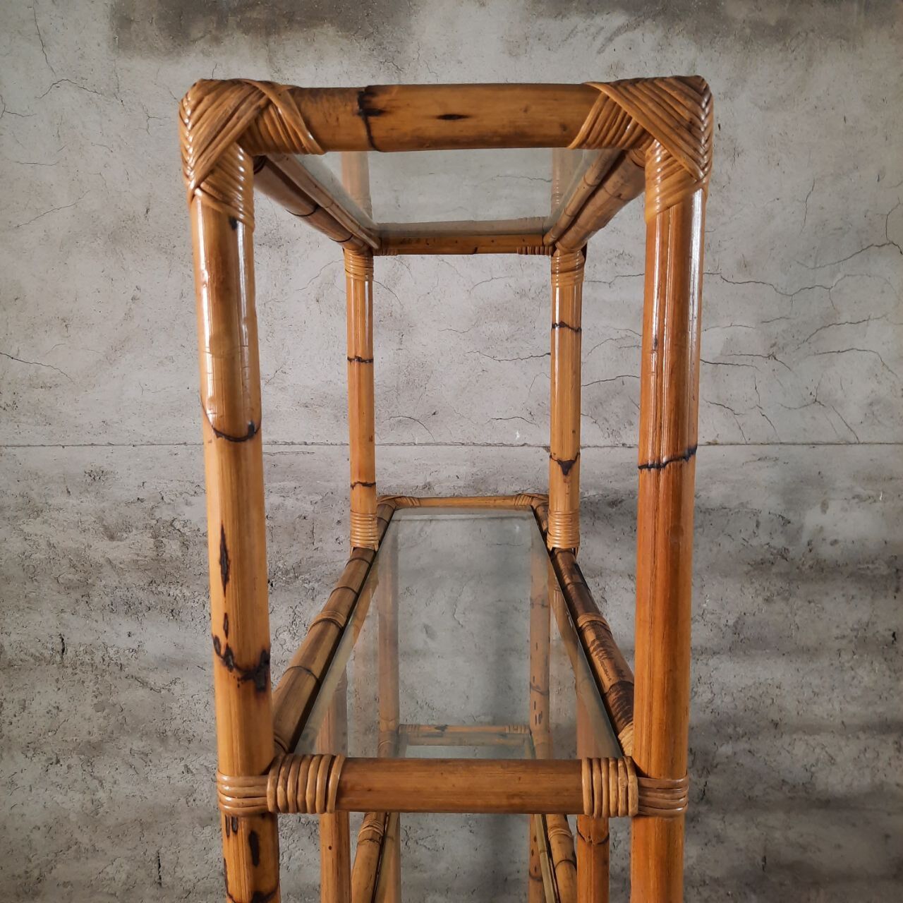 Bibliothèque étagère en bambou vintage