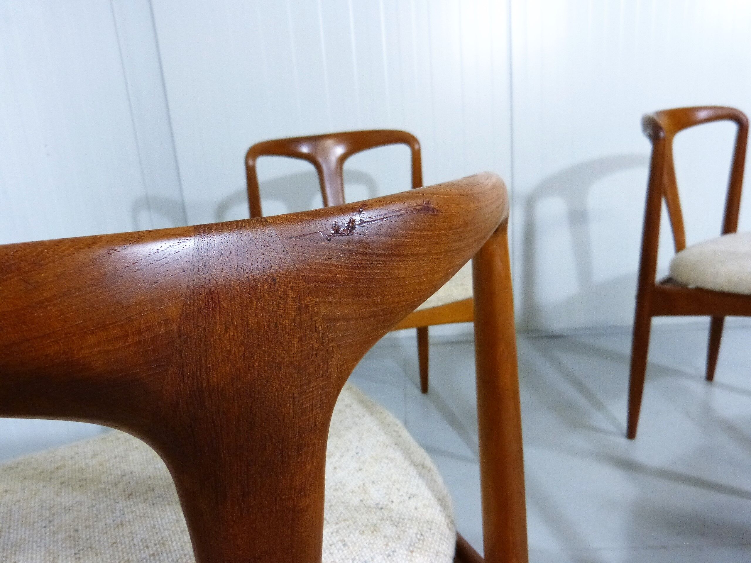 Set of 6 Johannes Andersen teak dining chairs Juliane