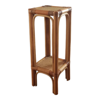 Square pedestal table with 2 levels