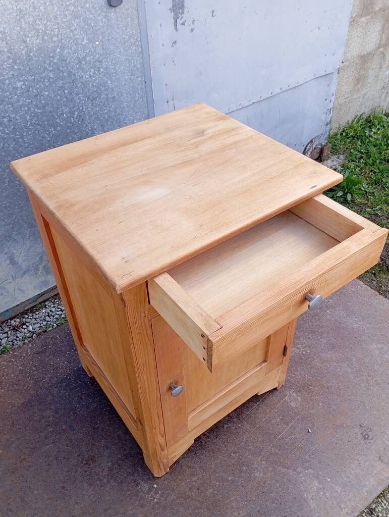 Small Parisian buffet in solid wood