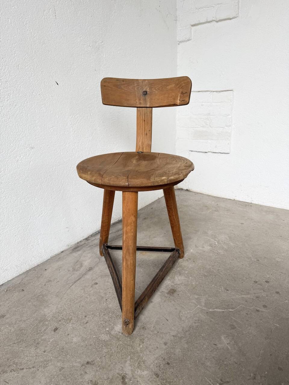 1950 tripod workshop chair