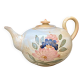 Large volume ceramic teapot