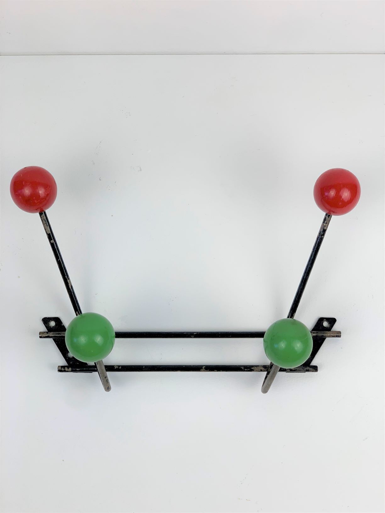 Vintage balls pateres