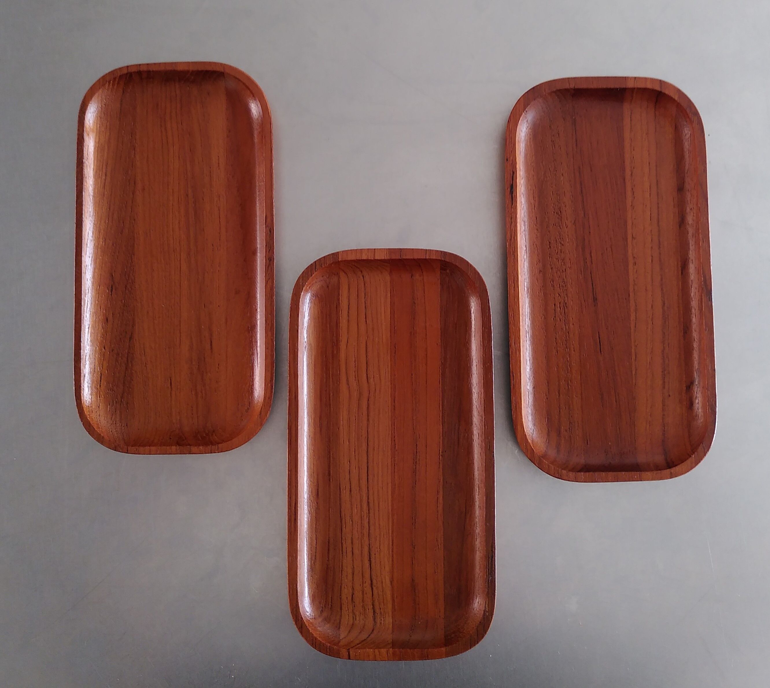 Set of 3 Scandinavian style wooden pocket empty