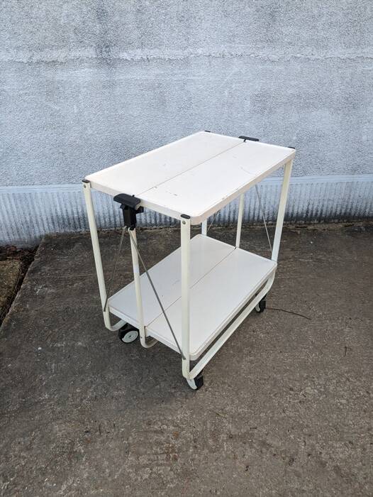 Folding rolling table, serving