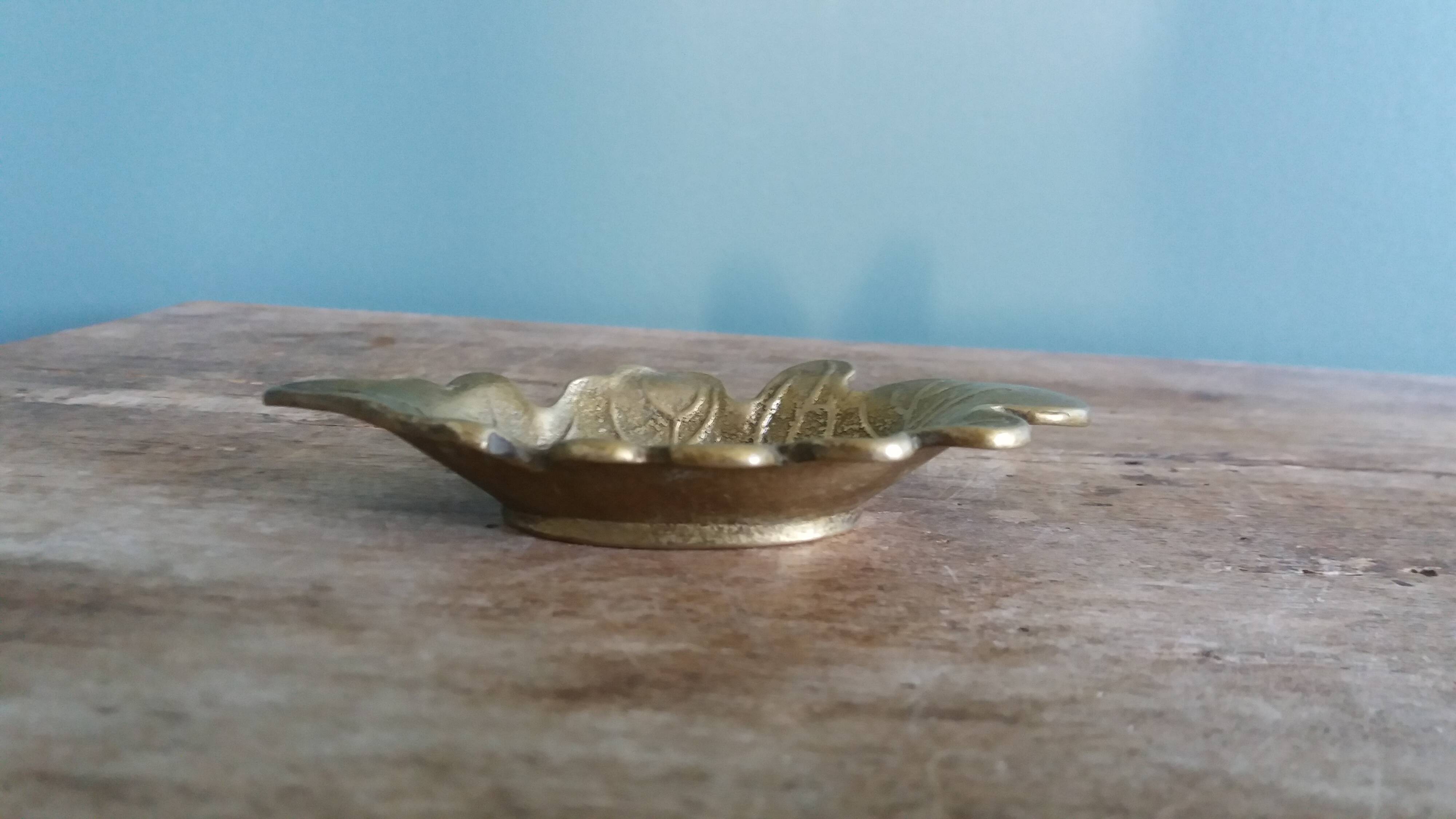 Cendrier feuille de chêne en bronze ou laiton