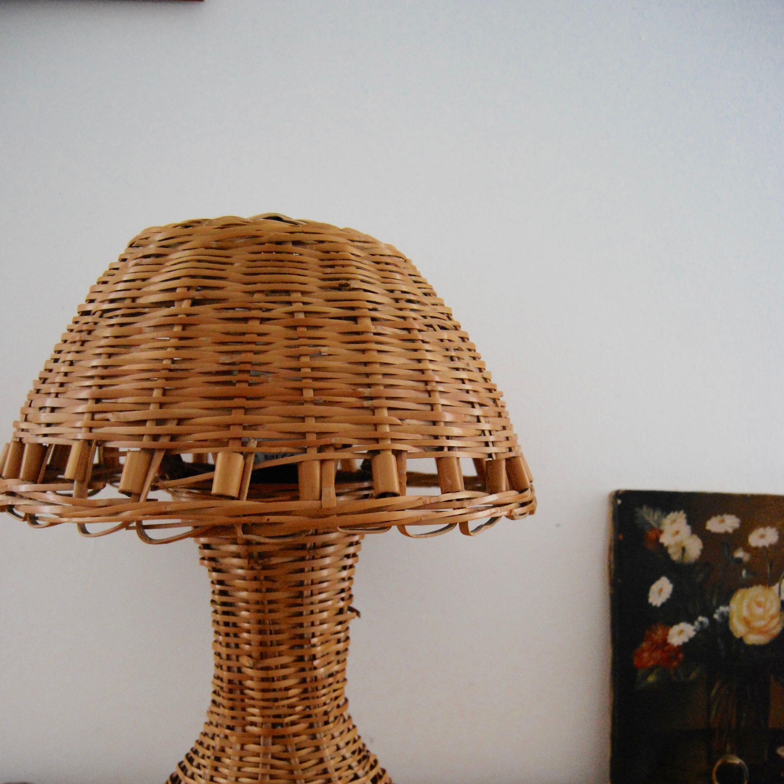 Rattan table lamp