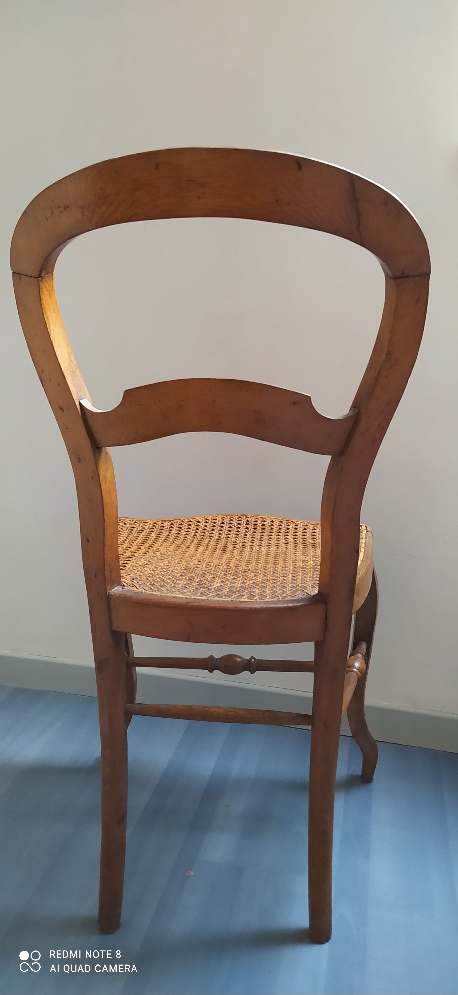 Chaise cannée ancienne