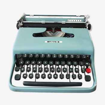 Olivetti Lettera 22 blue pastel vintage typewriter