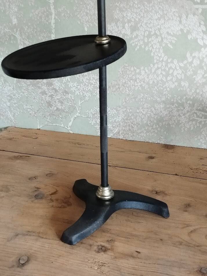 Vintage push-button ashtray from the 70s – Black and brass – With shelf