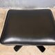 Fauteuil pivotant Skalma avec repose-pieds design danois