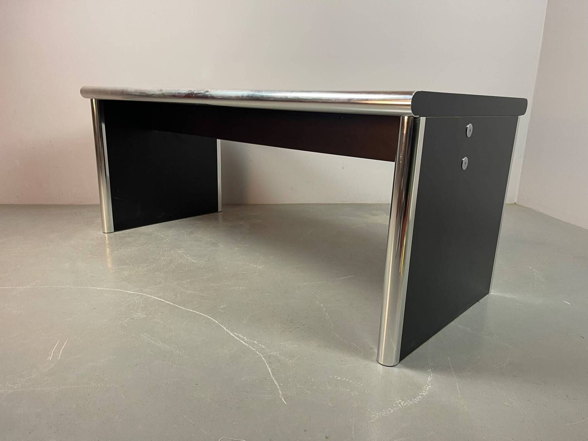 BIG Executive Design Desk by Guido Faleschini for i4 Mariani. Italy, 1970s.