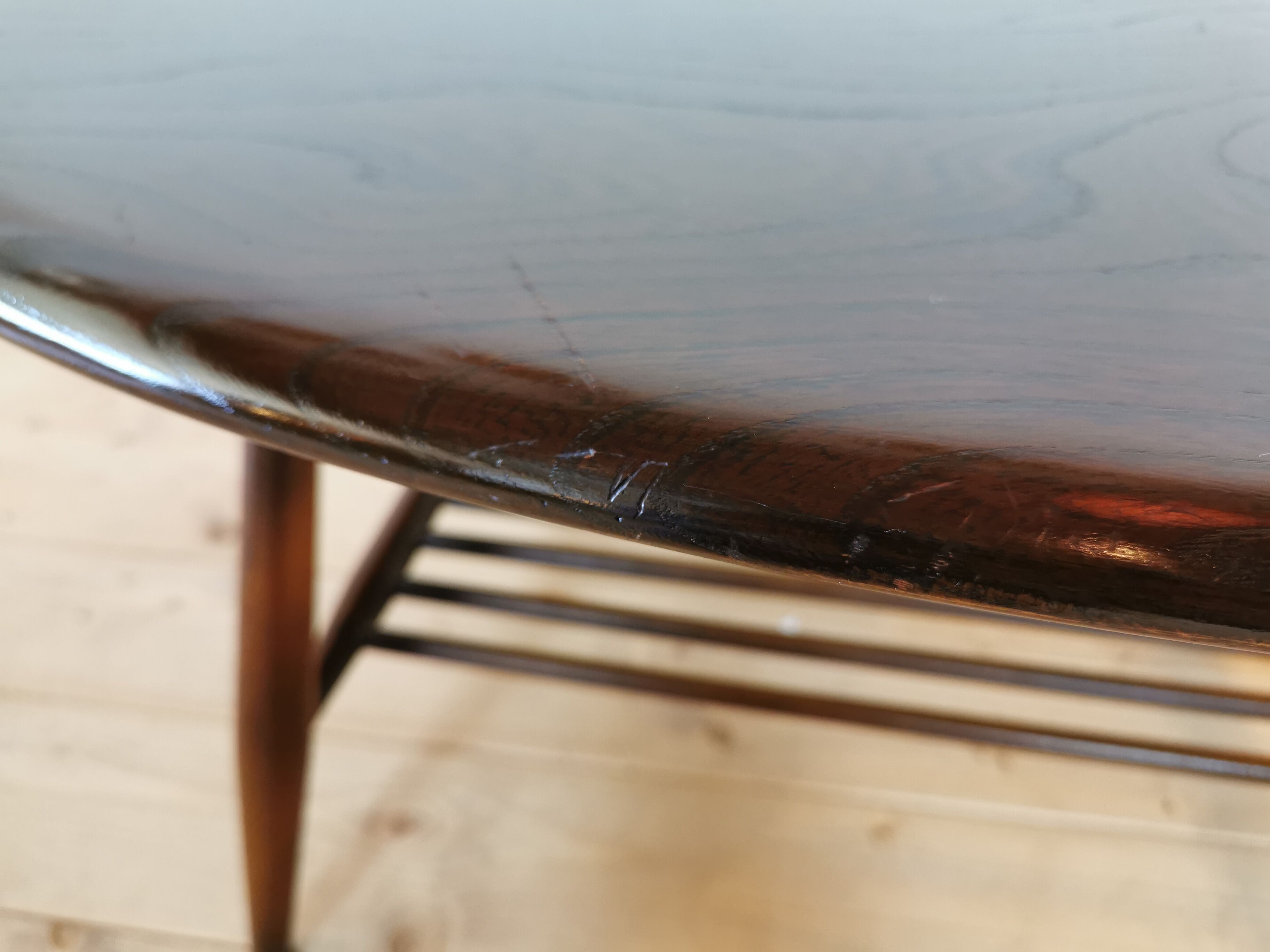 Table basse en frêne par Lucian Ercolani dans les années 60