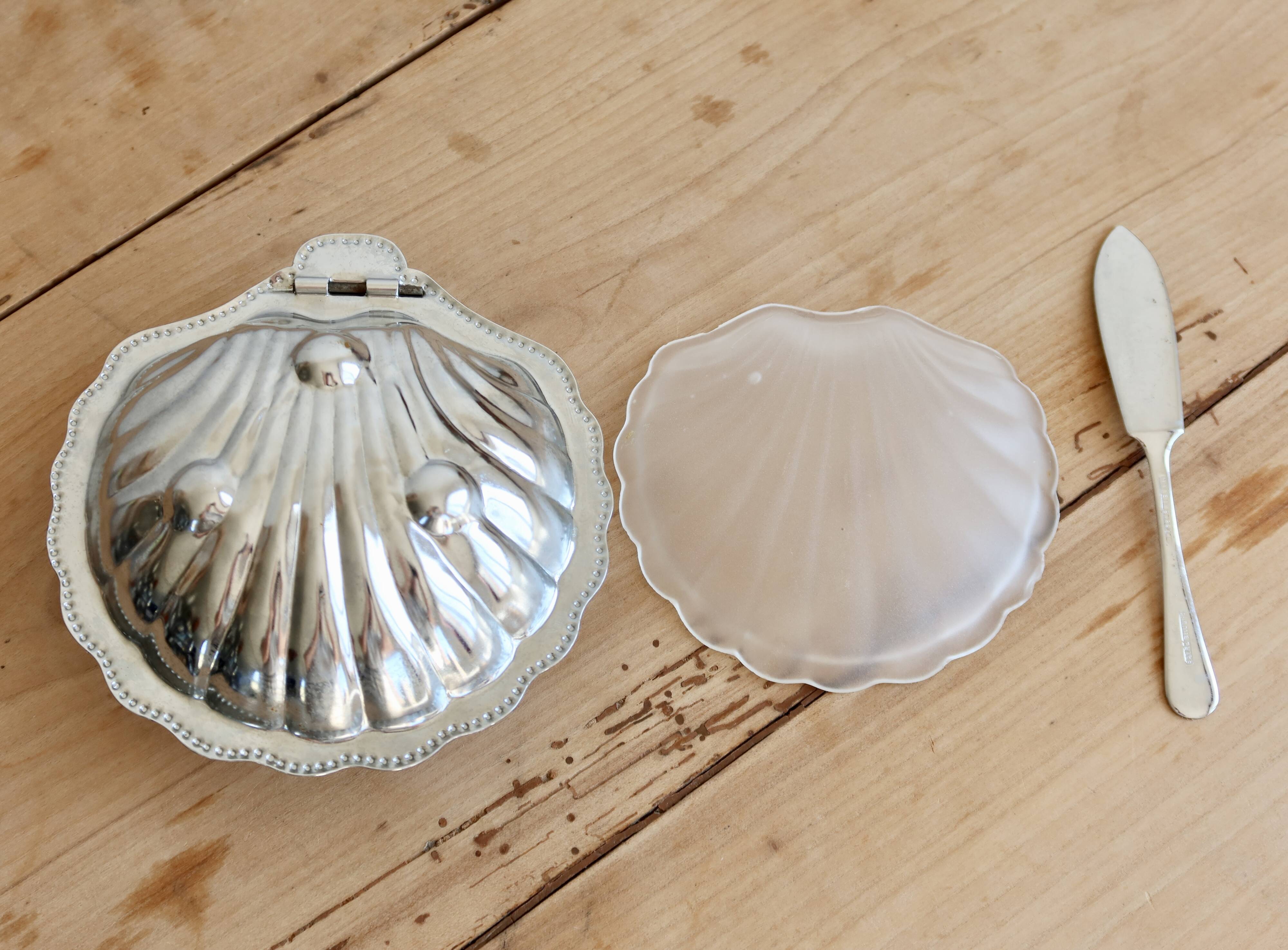 Vintage shell butter dish in silver-plated metal and glass with knife - Style
