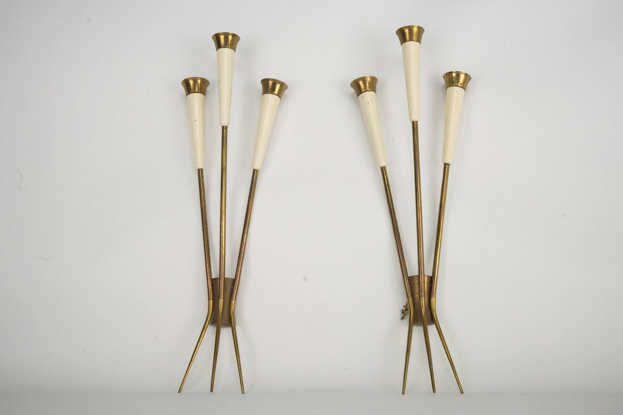 Mid-Century pair of large brass sconces attributable to Stilnovo. Italy 195