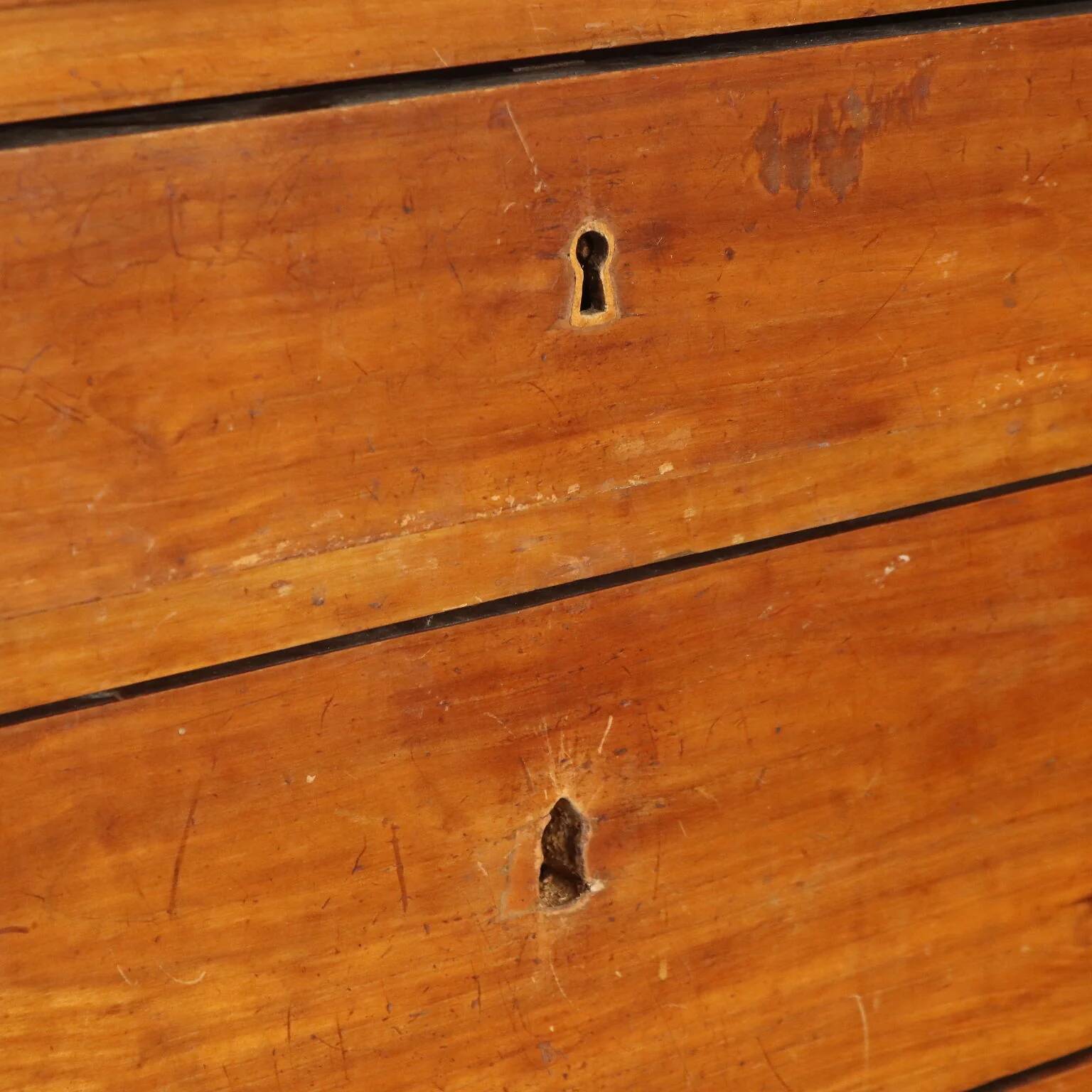 Commode Empire ancienne en noyer avec détails dorés, XIXe siècle