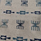 White and blue rug with Berber patterns, hand-woven in natural wool