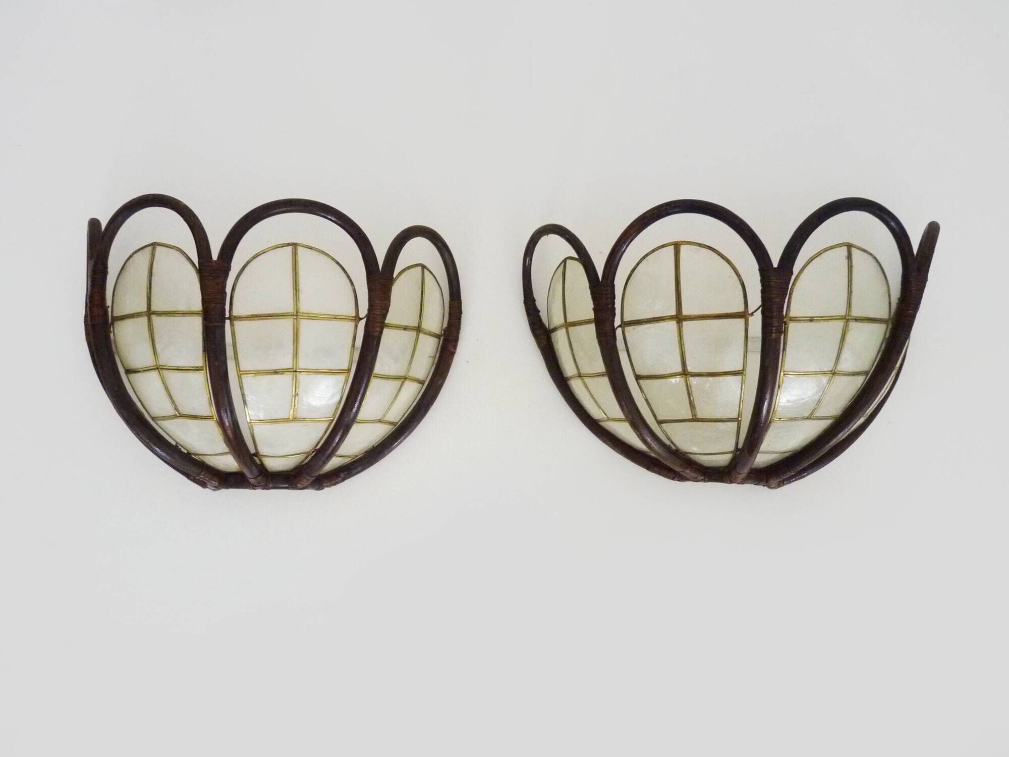 Pair of rattan and mother-of-pearl wall lights from the 50s and 60s