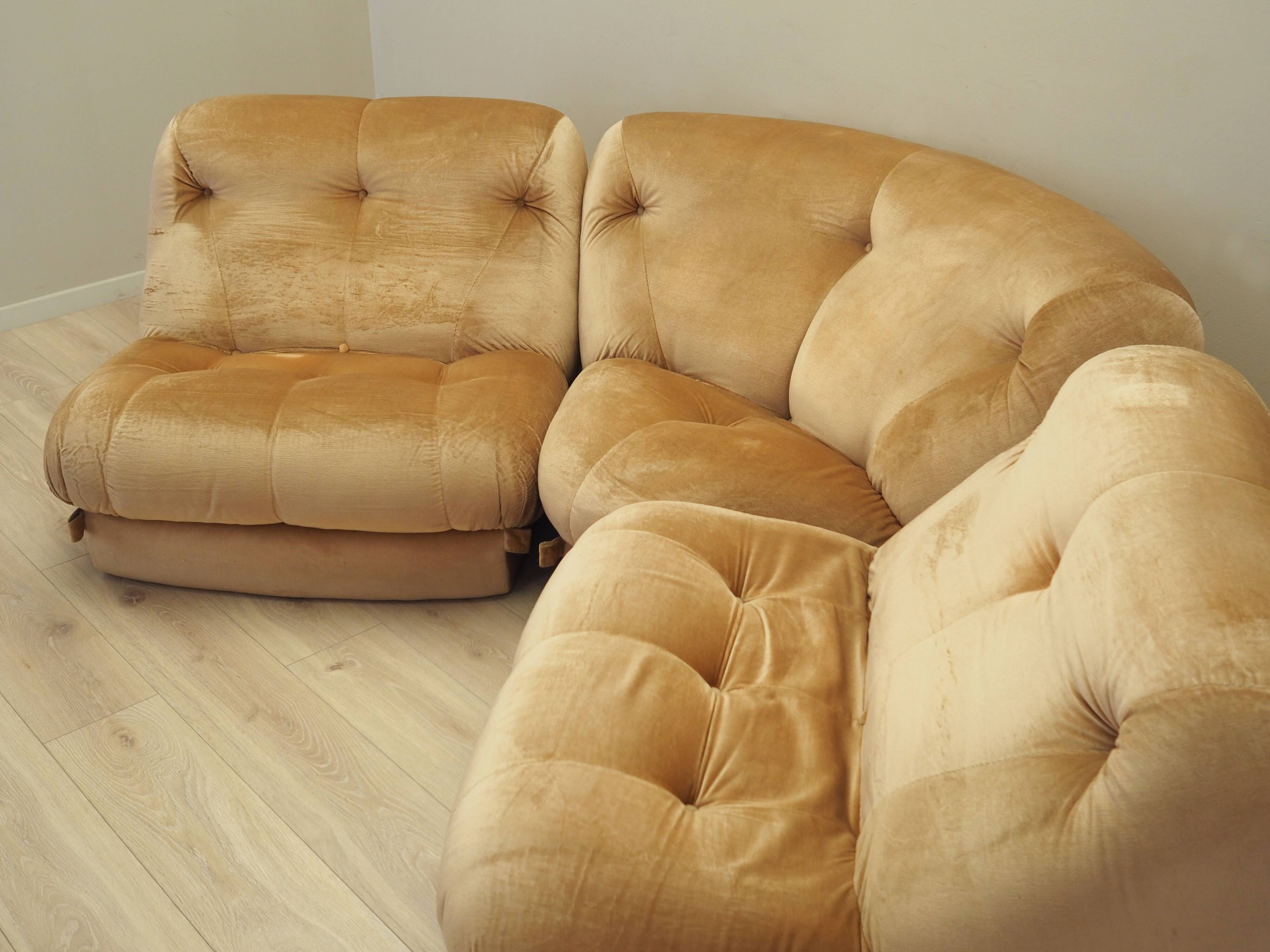 Modular sofa, Italian design, 1970s, designer: Rino Maturi, manufacturer: M