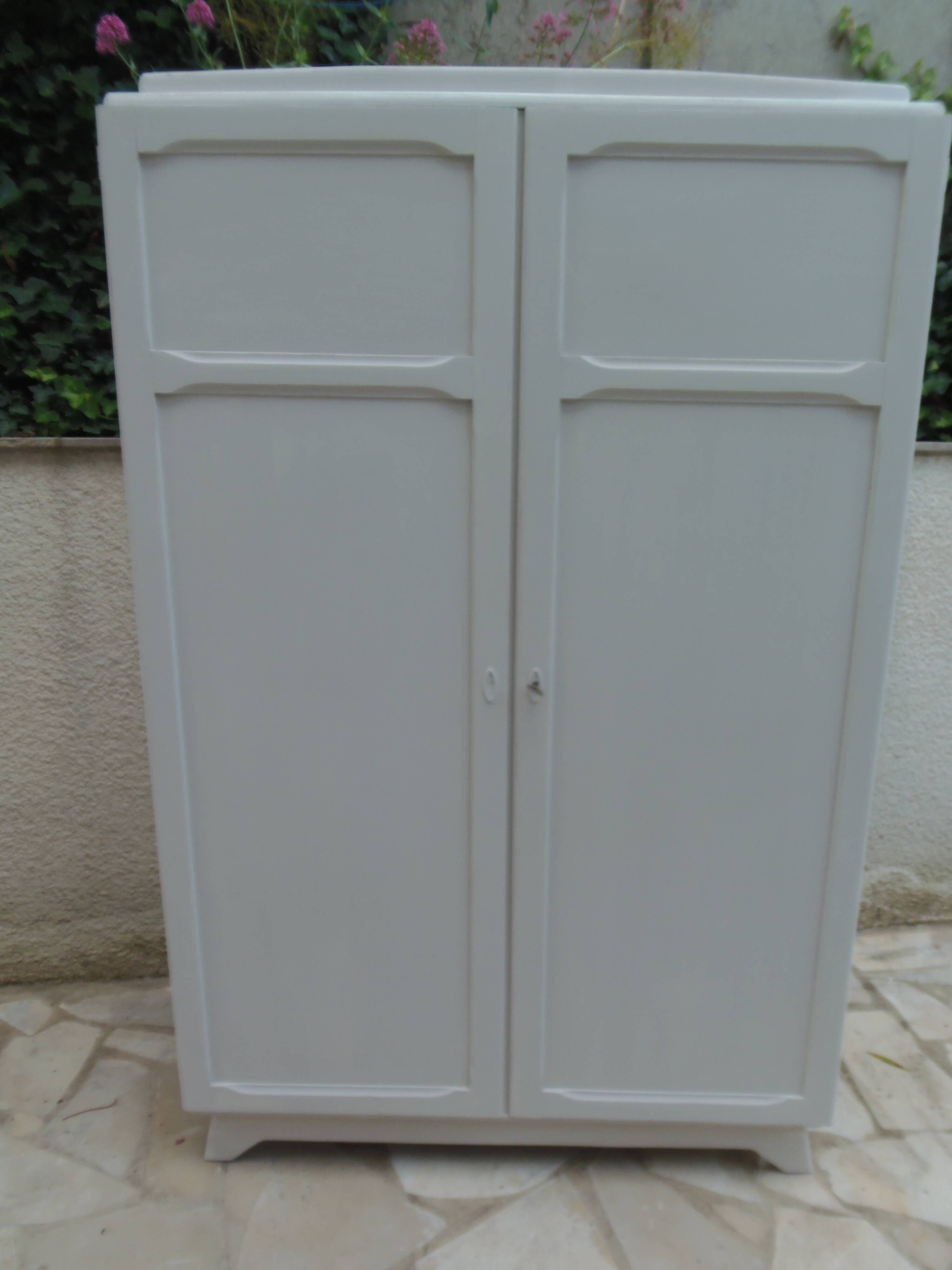 1950s wardrobe, 2 doors, one bar, 3 shelves, re-enchanted in pearl gray with waxed finish.