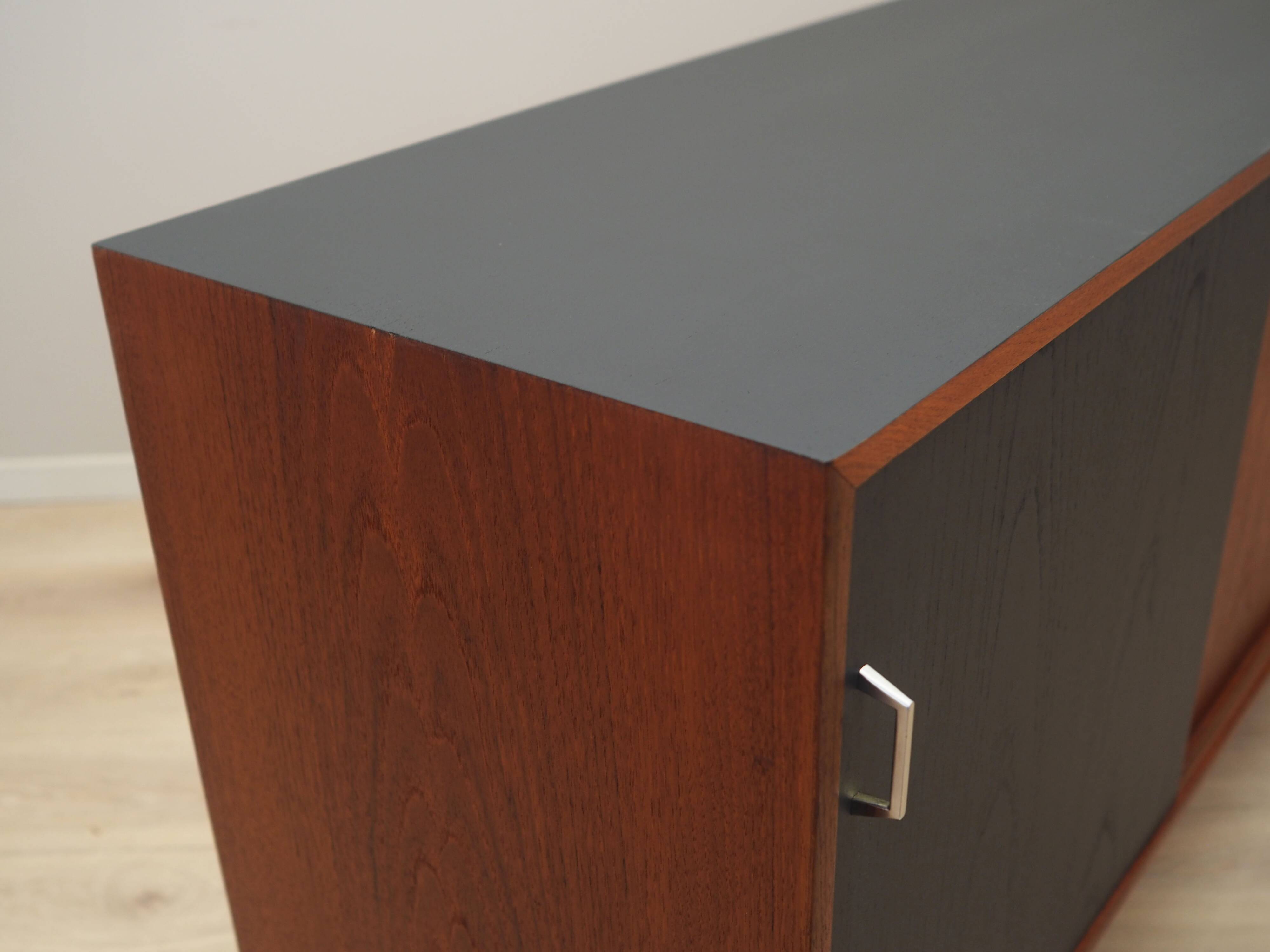 Commode en teck, design danois, années 1960, production : Danemark