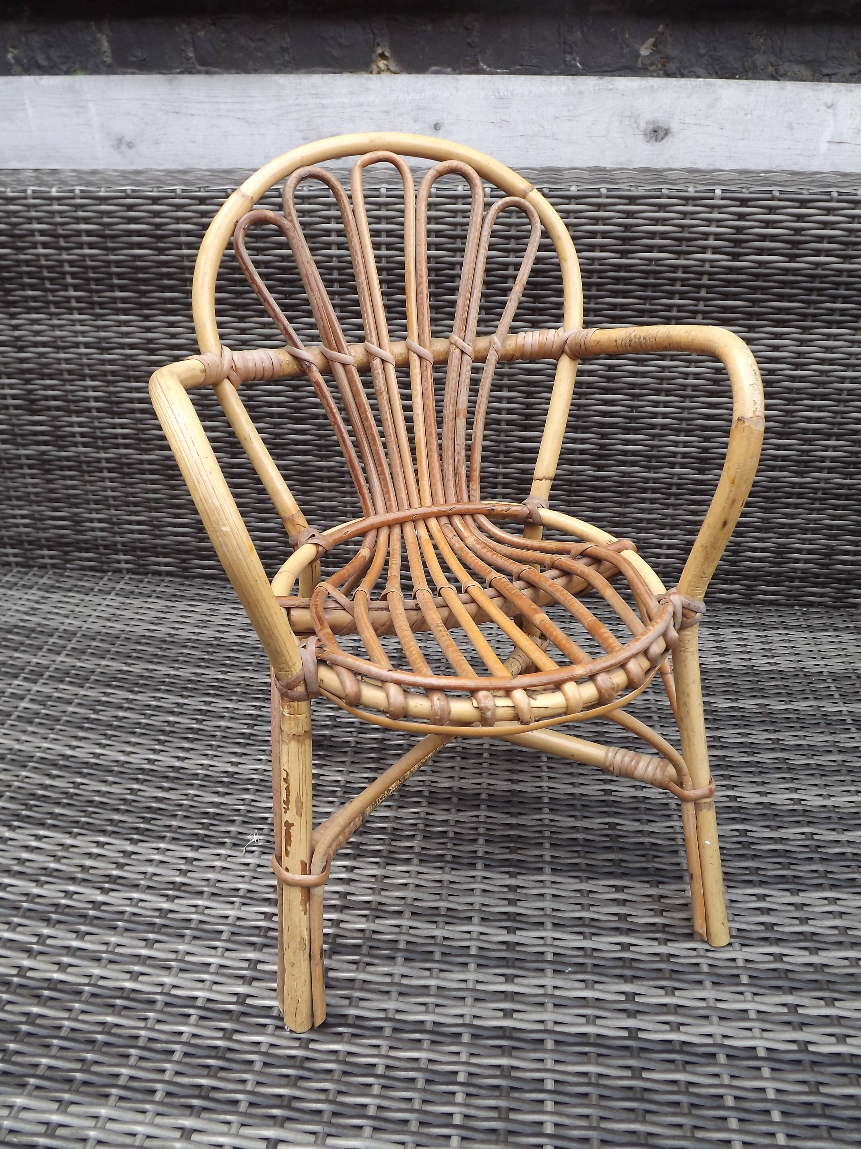 Vintage 70's rattan children's chair